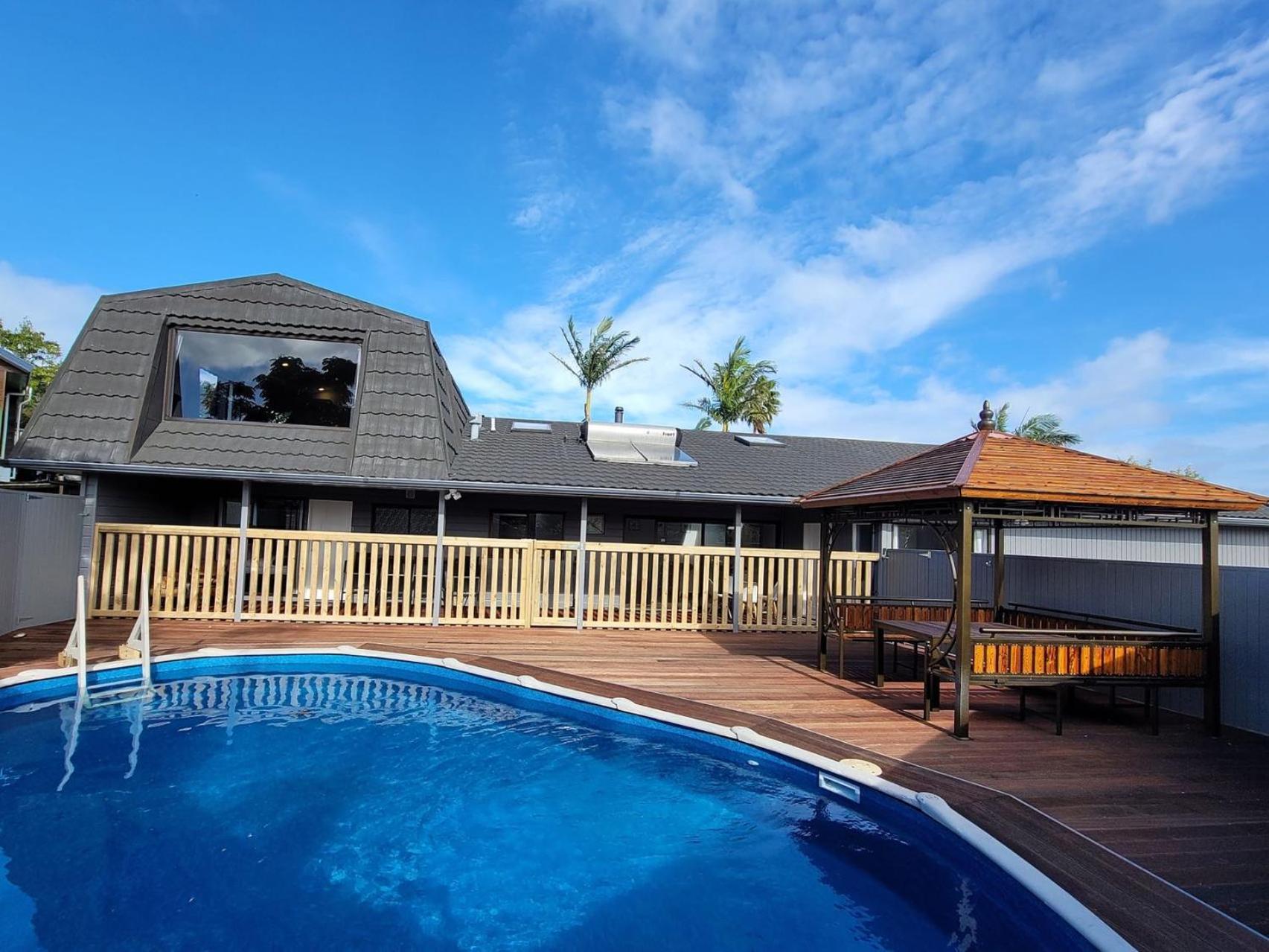 Luxury Bay Vacation Home 5 Ensuites & Pool Whangaparaoa Exterior photo